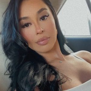 Meet your Posher, Alexia